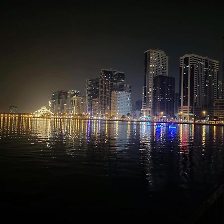 Arnim Suite - 3 Bedrooms Apartment Sharjah Exterior foto