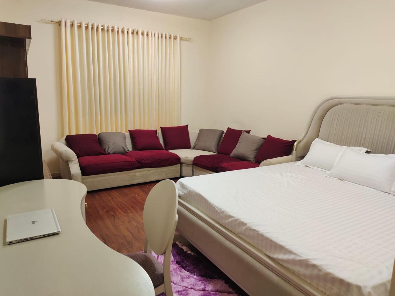 Arnim Suite - 3 Bedrooms Apartment Sharjah Exterior foto
