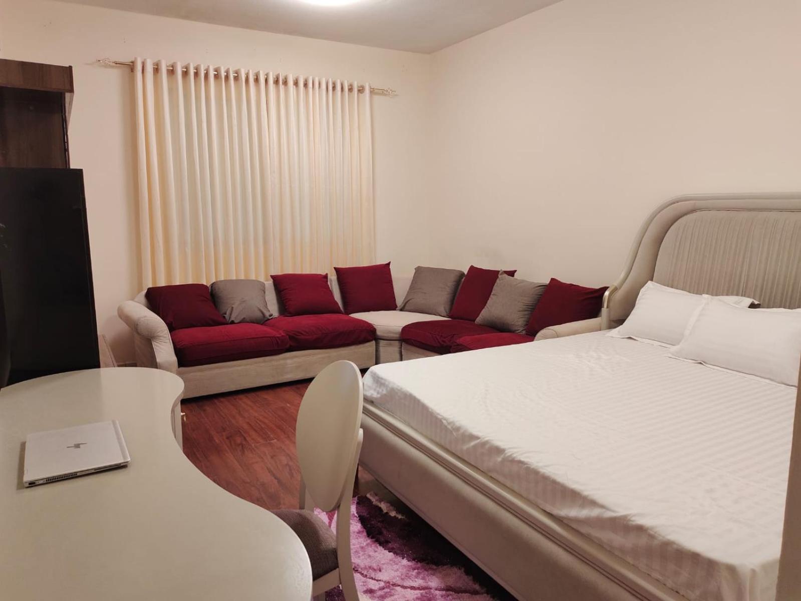 Arnim Suite - 3 Bedrooms Apartment Sharjah Exterior foto