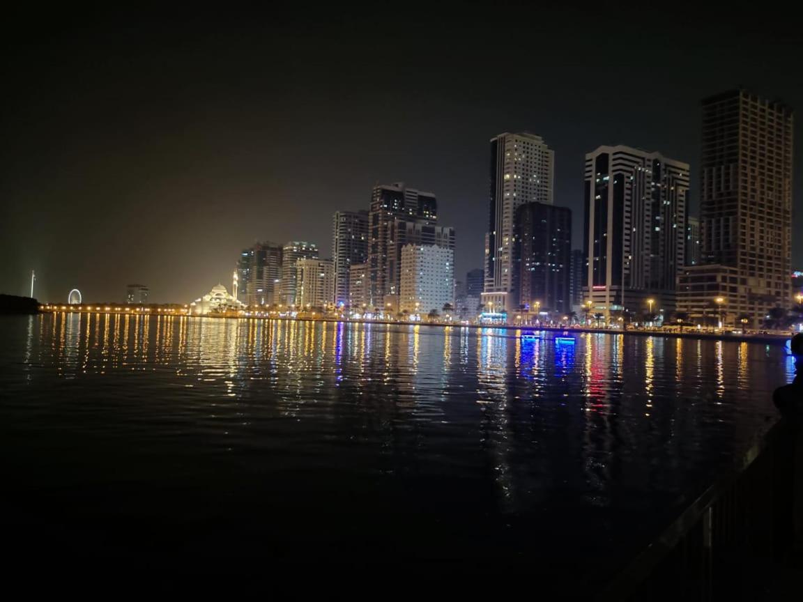 Arnim Suite - 3 Bedrooms Apartment Sharjah Exterior foto