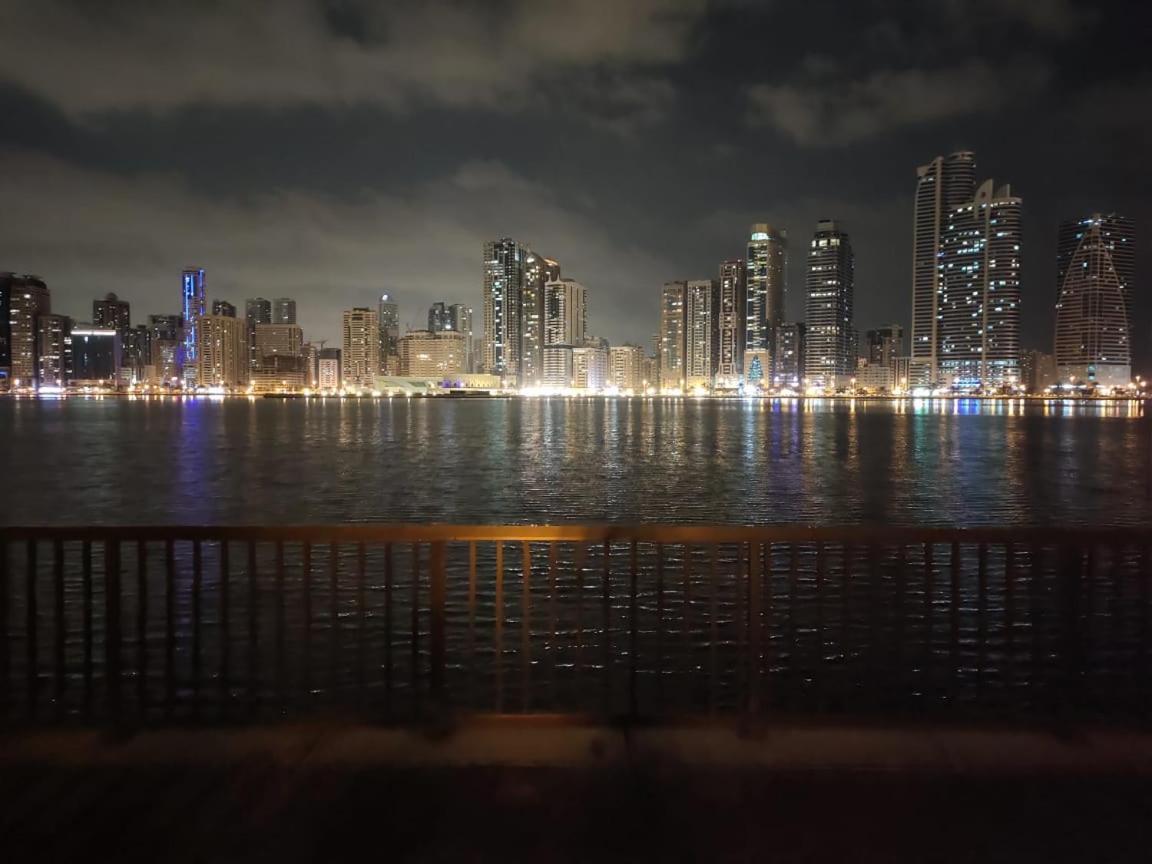 Arnim Suite - 3 Bedrooms Apartment Sharjah Exterior foto