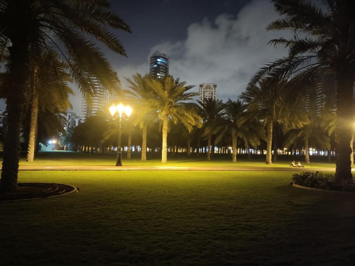 Arnim Suite - 3 Bedrooms Apartment Sharjah Exterior foto